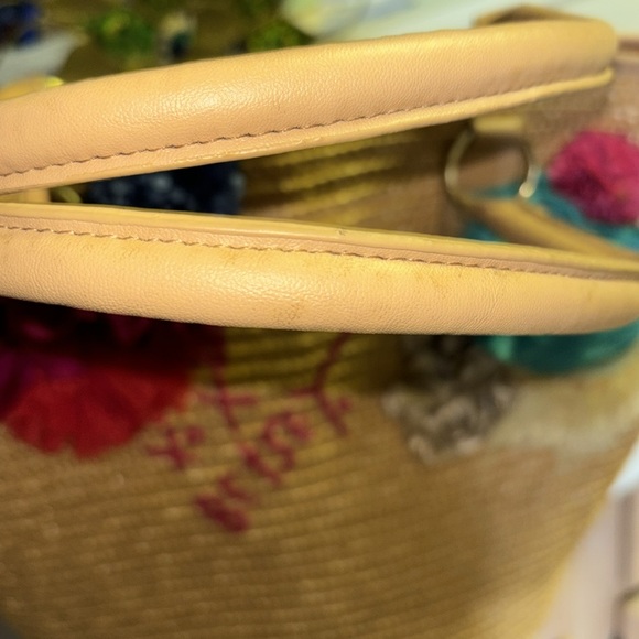 BETSEY JOHNSON FLORAL STRAW TOTE - Picture 14 of 16